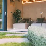 Daire Alpi - Private & Living