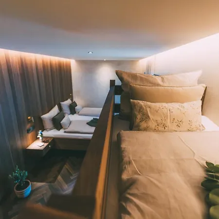 Alpi - Private & Living