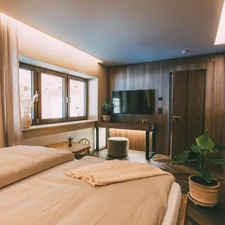 Alpi - Private & Living Apartment