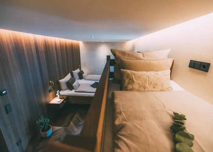 Alpi - Private & Living