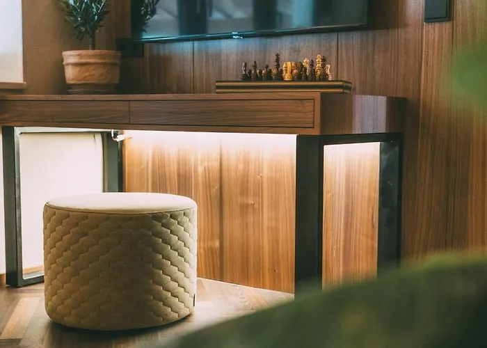 Alpi - Private & Living