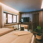 Alpi - Private & Living Apartment