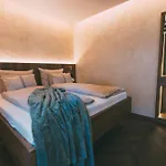 Alpi - Private & Living Apartment