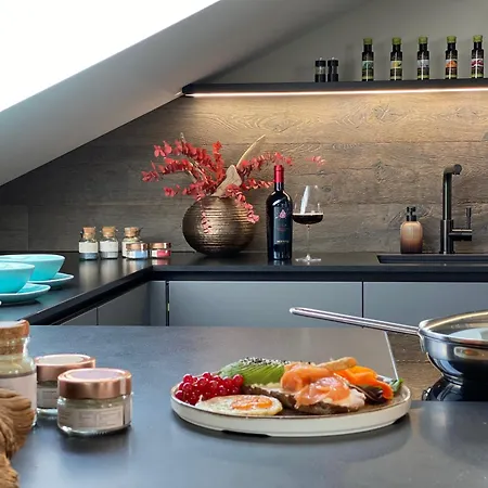 Alpi - Private & Living