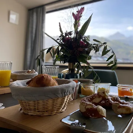 Alpi - Private & Living