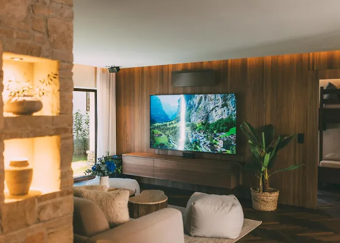 Alpi - Private & Living *